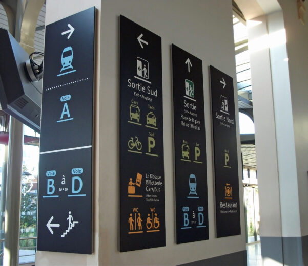 Les étapes pour créer une signalétique cohérente et harmonieuse pour votre entreprise au Maroc