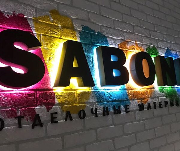 L'importance de la signalétique dans la gestion du trafic piéton à Marrakech