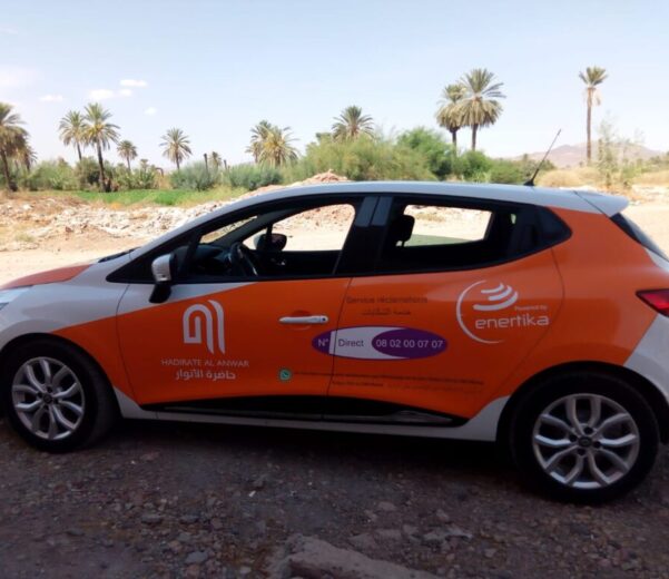 Personnalisation des véhicules : l'impact des habillages sur la visibilité des marques à Marrakech